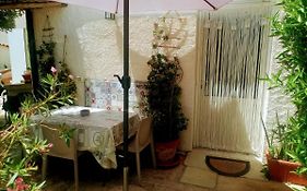 Affittacamere Casa Degli Oleandri